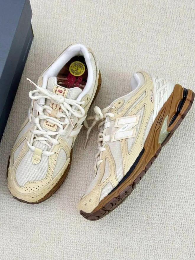 货王？打开年度热门潮鞋 Top10直接冲！AG旗舰厅登录首页陈冠希、Rose 成带(图2)